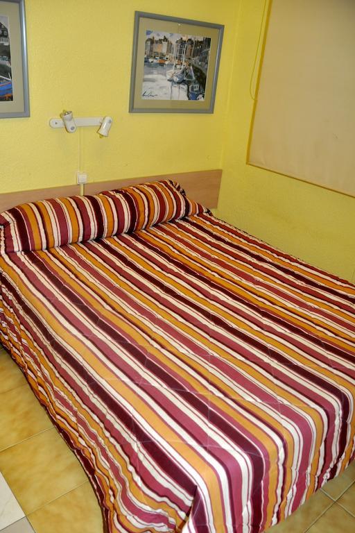 Hostal El Jardin Benidorm Pokoj fotografie